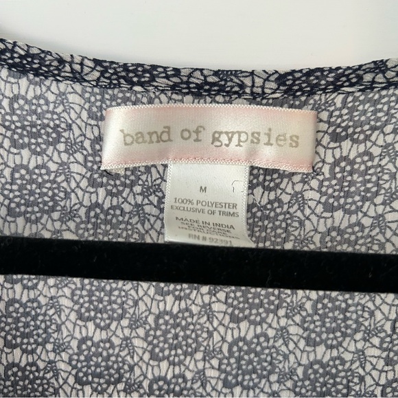🐧2/$15 Band of Gypsies Sheer Blouse - Picture 2 of 4